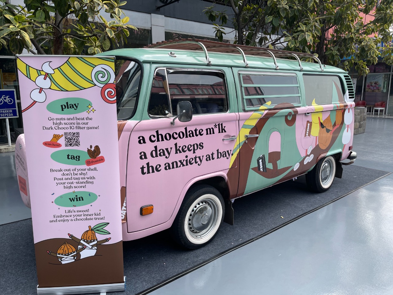 Rayakan Serunya Hari Cokelat Sedunia dengan Mobil Van Cokelat Oatside